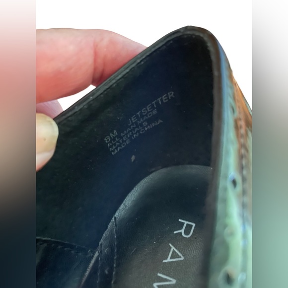 Black patent leather Rampage Jetsetter heels with bow, size 8 - Picture 8 of 9